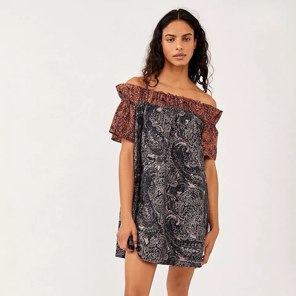 NEW Free People Boho Sophie Paisley Printed Smocked Flowy Mini Dress In Gray - M